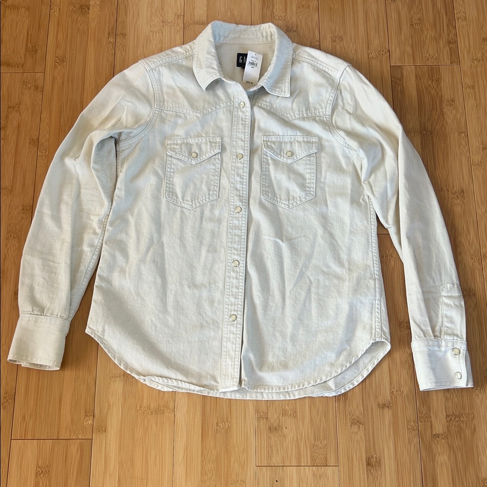 New GAP Denim Button-Down Shirt 100% cotton - Picture 2 of 8